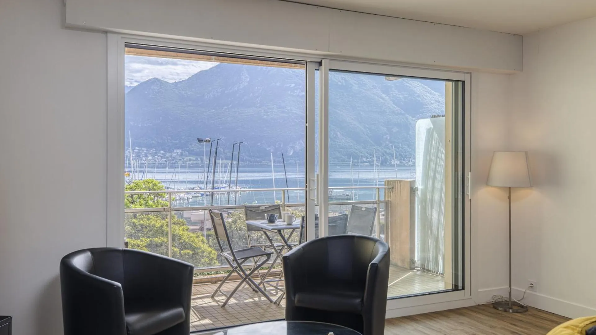 The Lake Terrace Annecy 0*,  Frankrike
