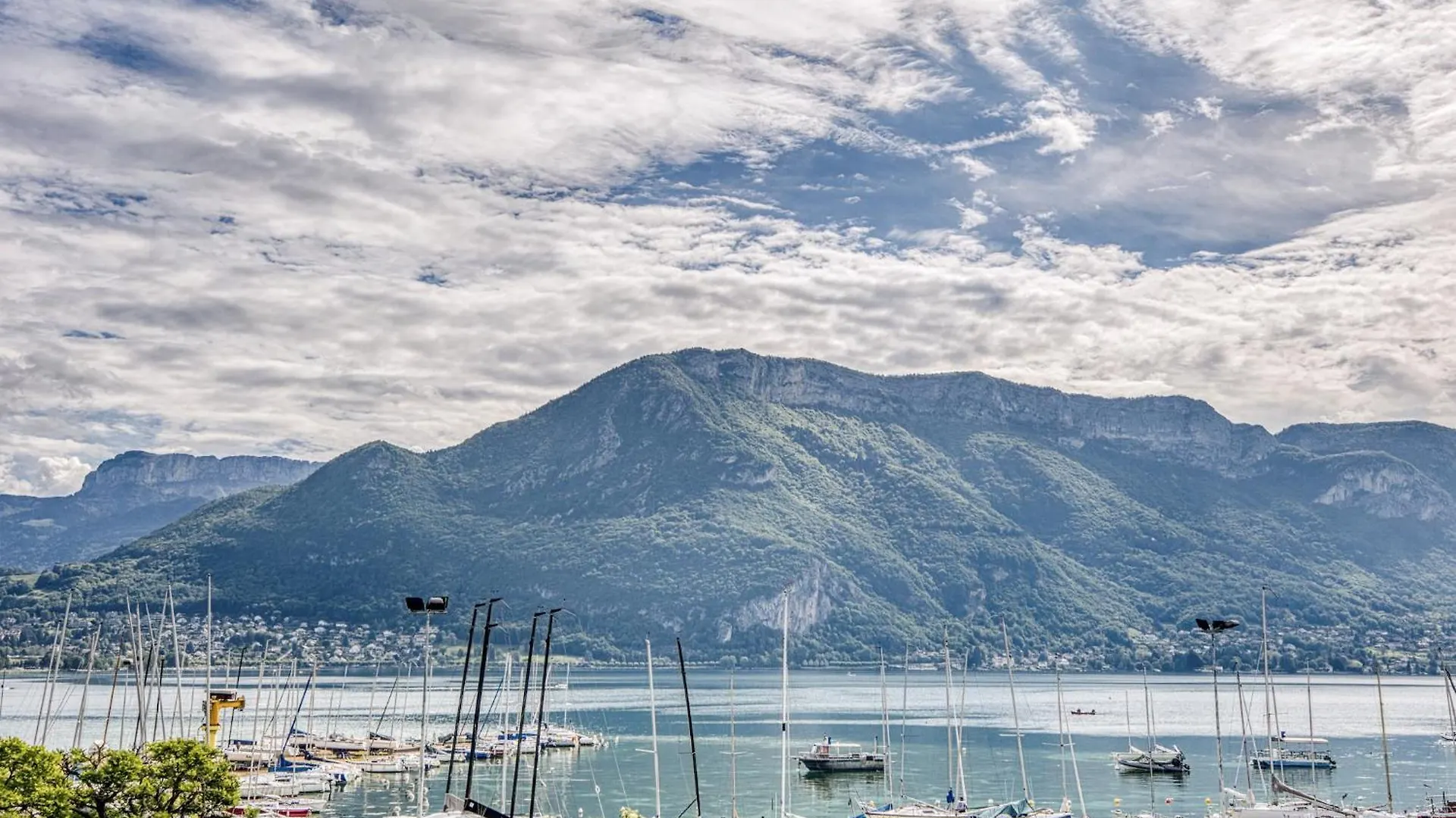 The Lake Terrace Annecy 0*,